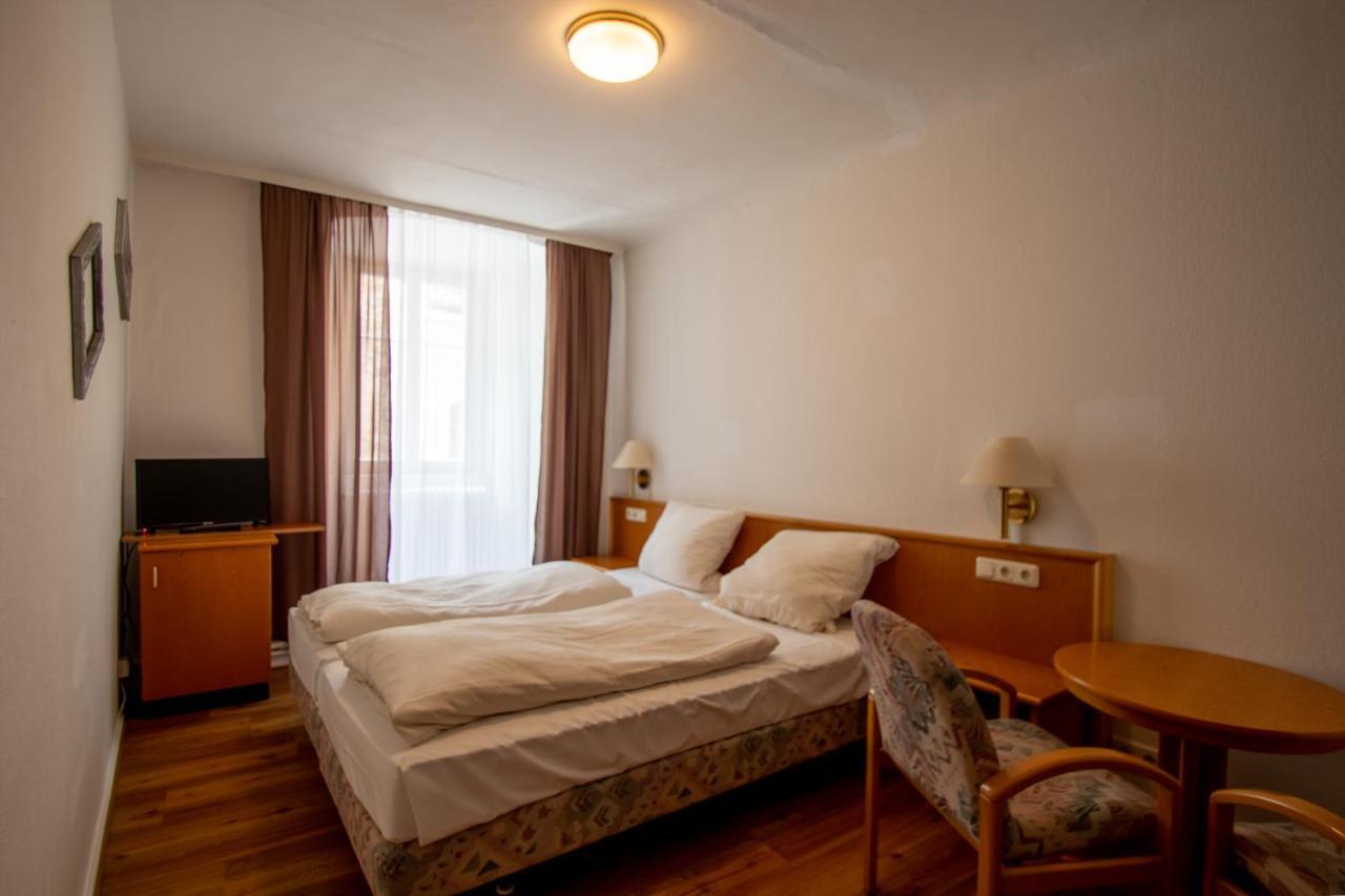 Gaestehaus Am Weissen Turm โรเทนบวร์ก อ็อบ แดร์เทาเบอร์ ภายนอก รูปภาพ