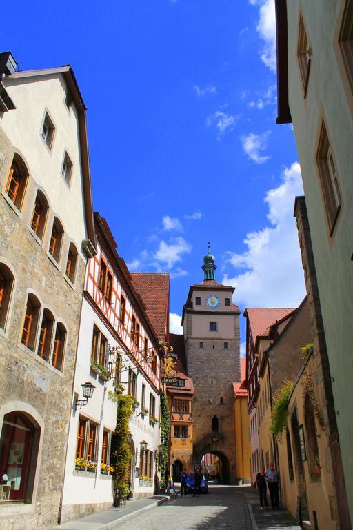 Gaestehaus Am Weissen Turm โรเทนบวร์ก อ็อบ แดร์เทาเบอร์ ภายนอก รูปภาพ